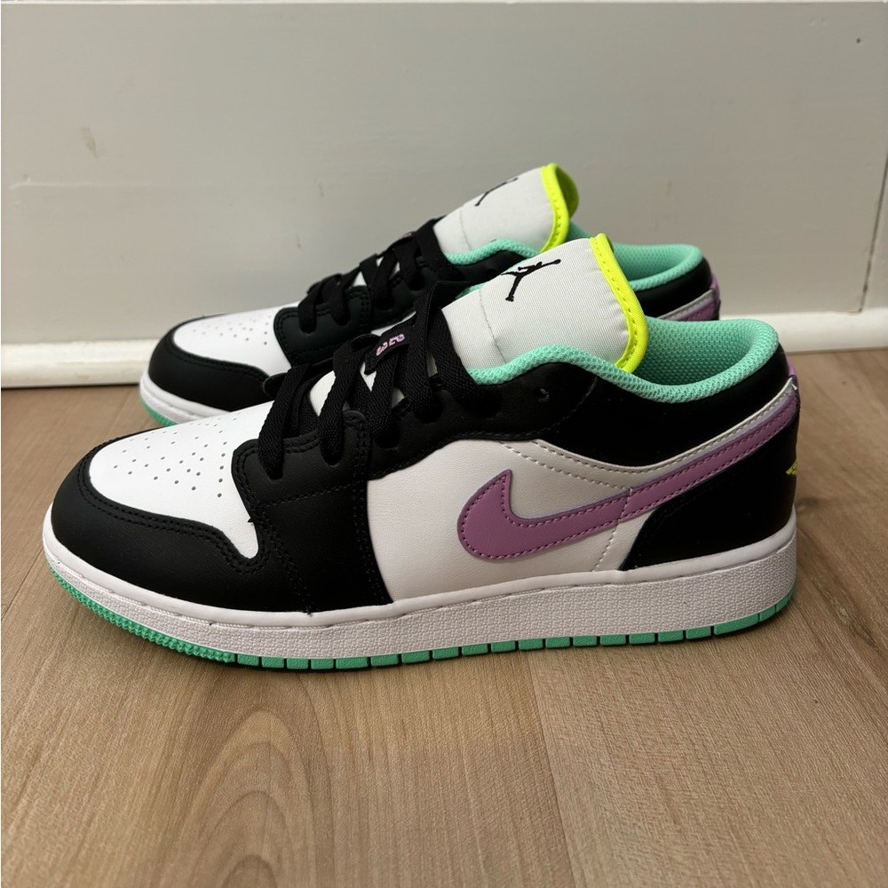 Air Jordan Low - Y6.5